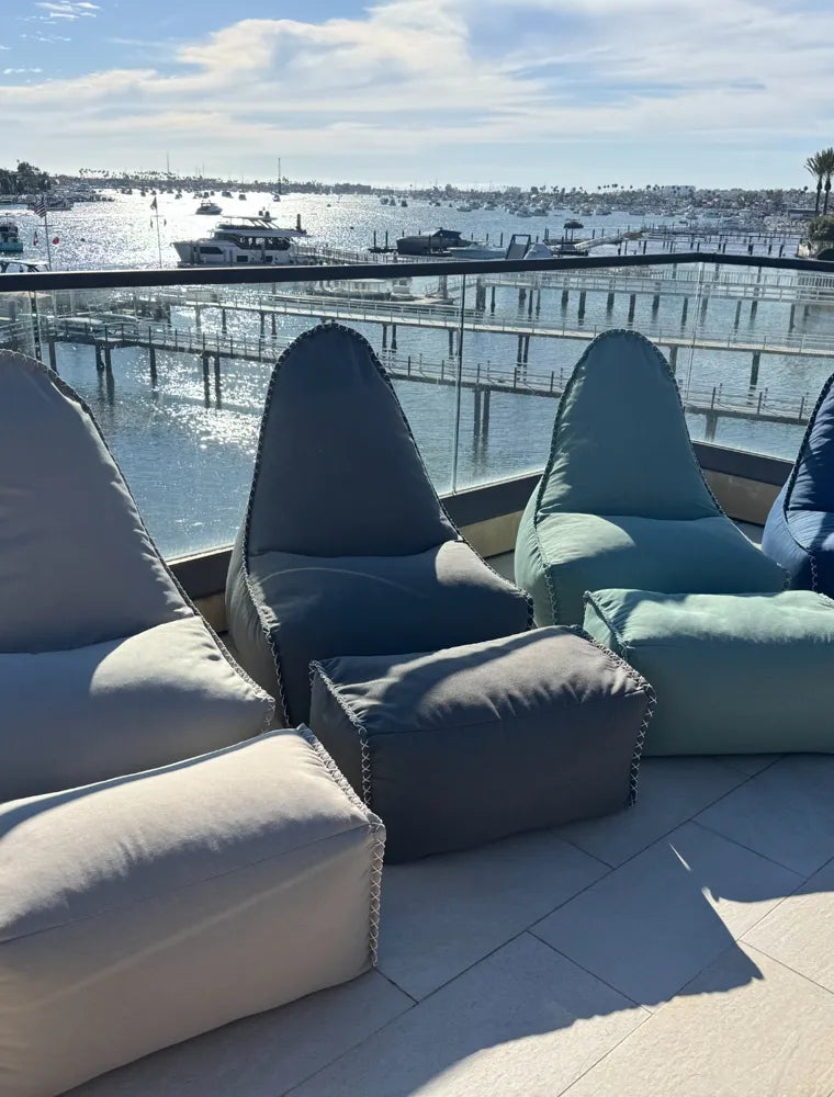 MARÉVA Lounger and Footrest set, studio photo showing full product