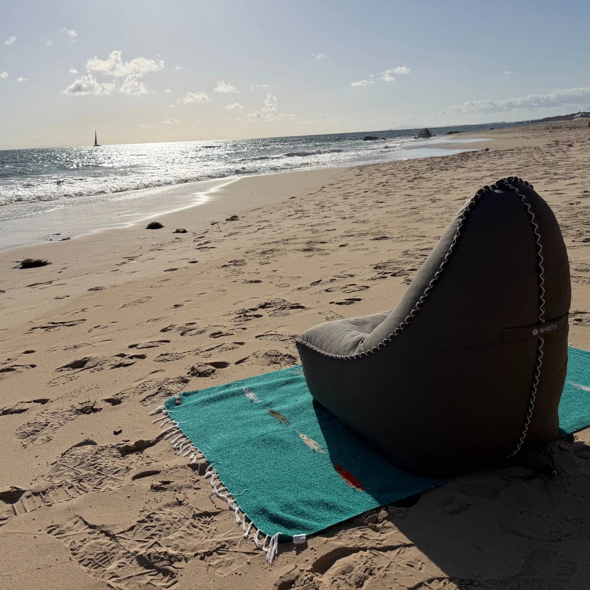 MARÉVA Lounger in Harbor Fog gray, lifestyle photo